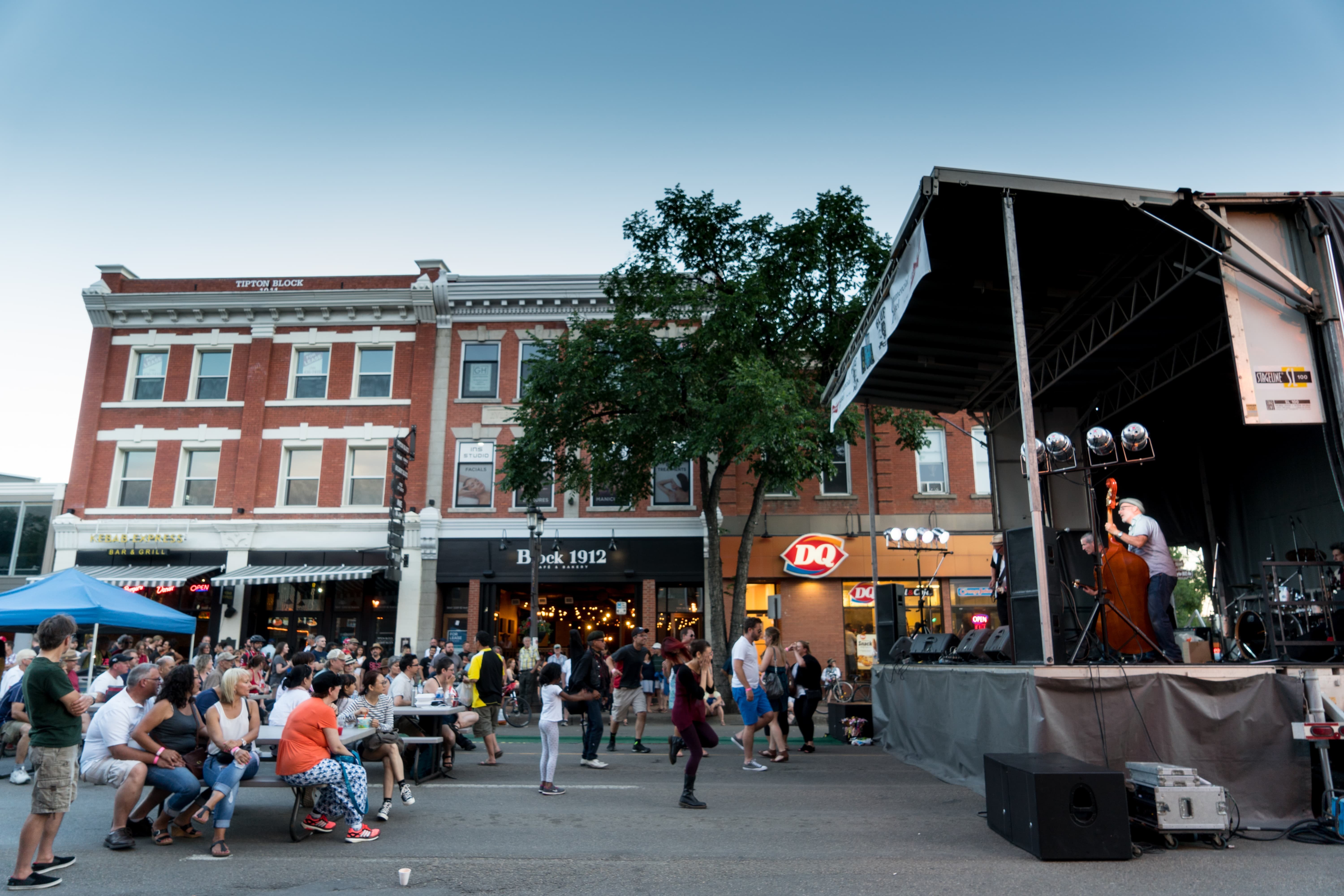 CA Alberta Edmonton street busy