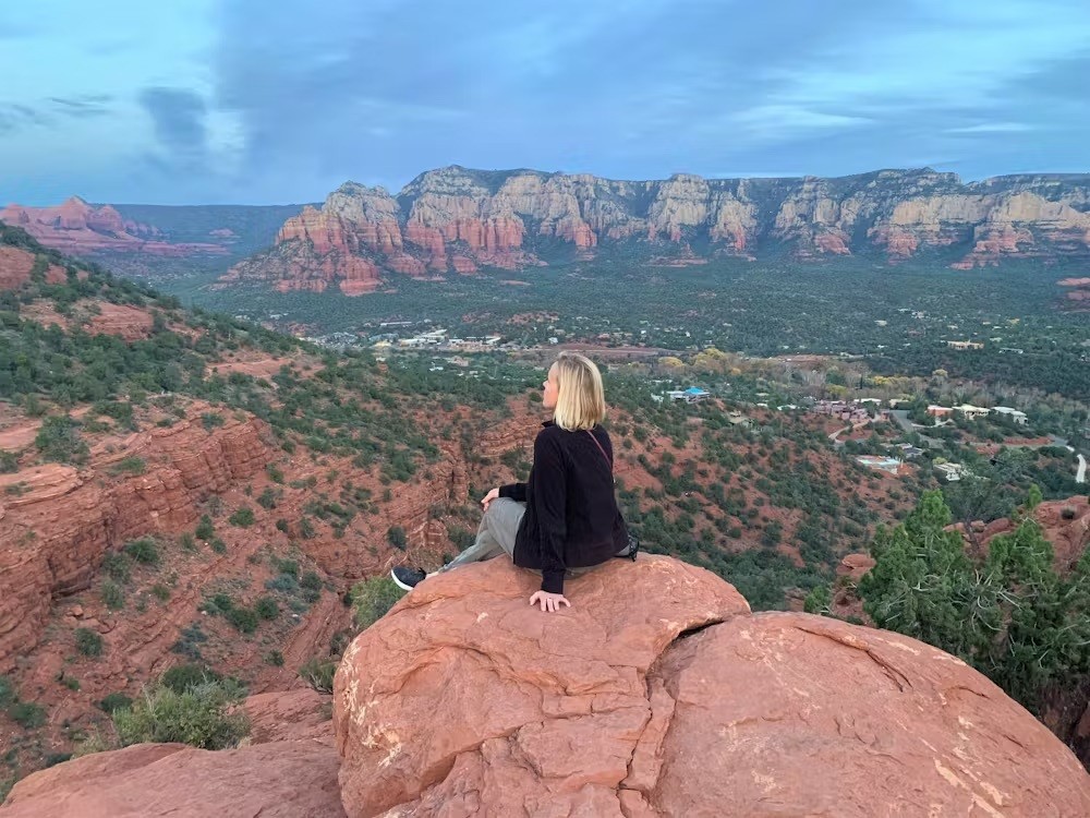 US Arizona Grand Canyon winter cliff view