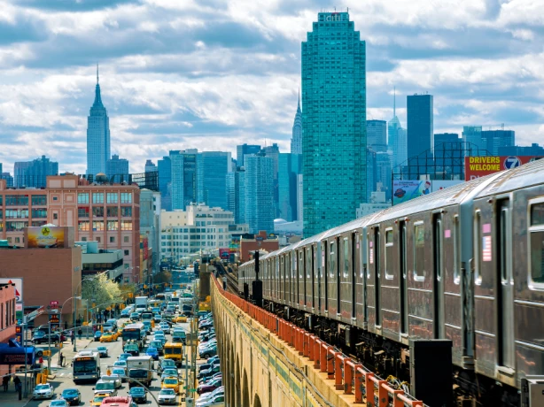 New york queens tram skyline