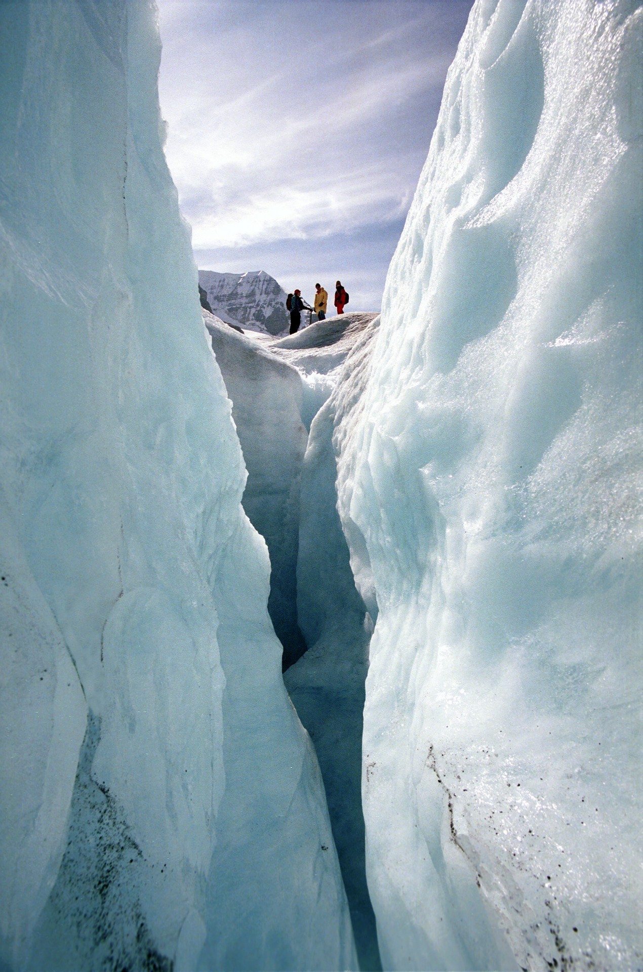ca_glacier_winter_snow_crevasse