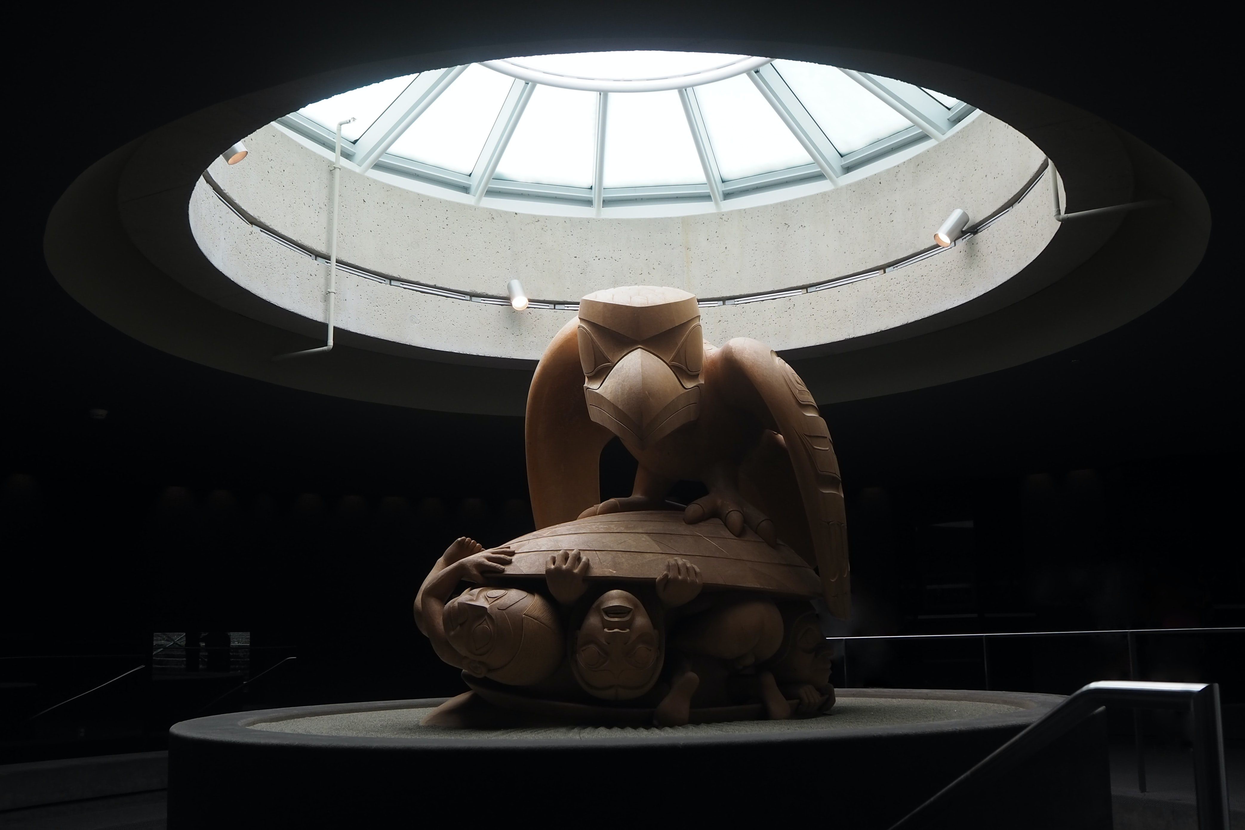 canada-museum-anthropology-british-columbia-raven-first-men-bill-reid