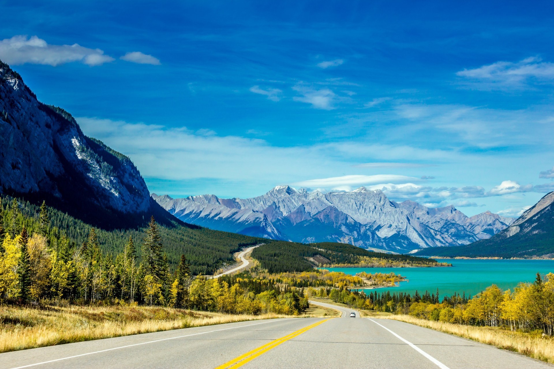 ca_david thompson highway_rocky mountains_view of abraham lake and allstone peak_road
