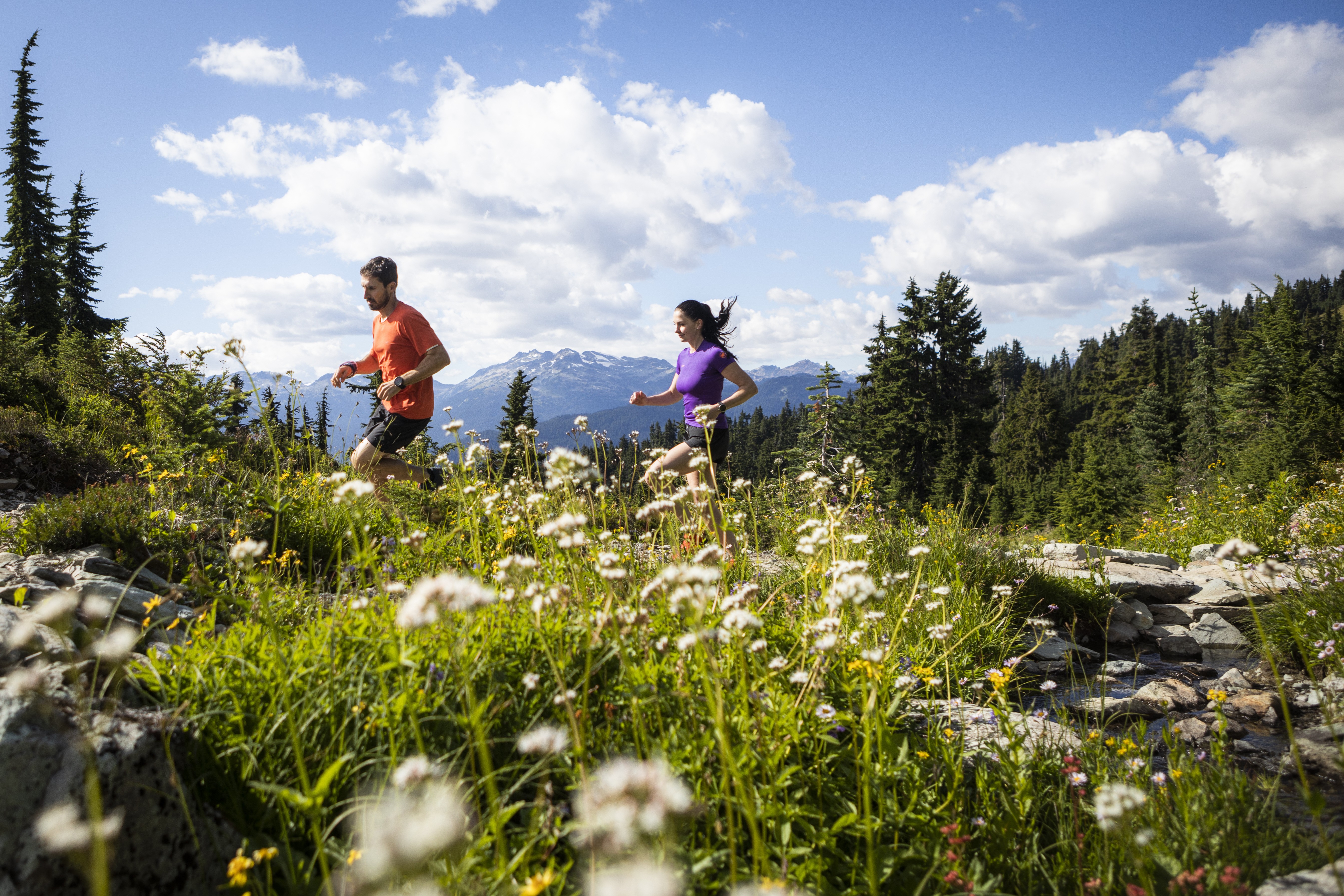 ca_couples_active_whistler_hike_jog