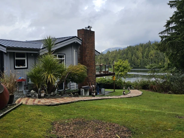 6009 CA BC Ucluelet outside