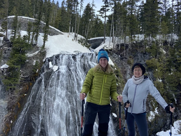 USA Northwest Washington Mount Rainier snowshoeing