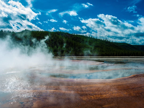 Rsz usa wyoming yellowstone np geyser