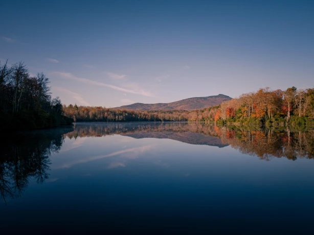 USA North Carolina lake at Great smoky mountains jeff miller unsplash