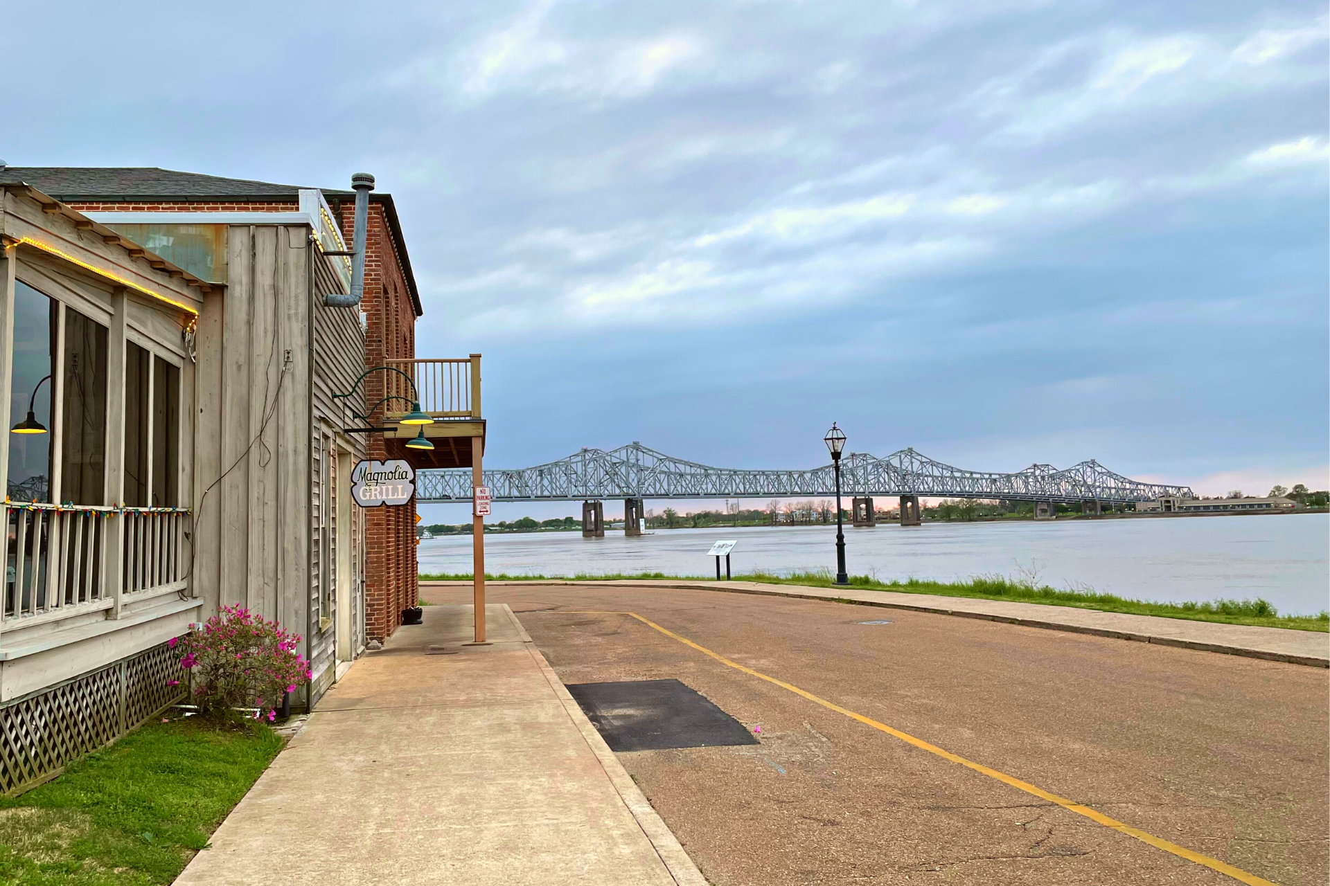 US mississippi natchez magnoliagrill