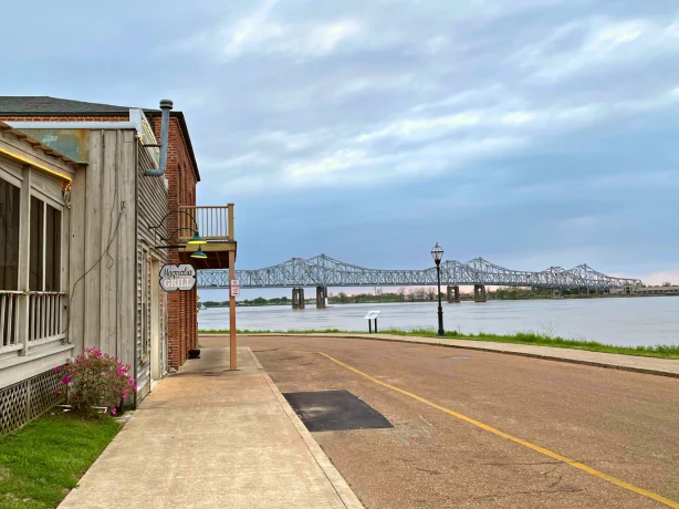 US mississippi natchez magnoliagrill