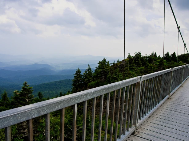 US northcarolina milehighswingingbridge1