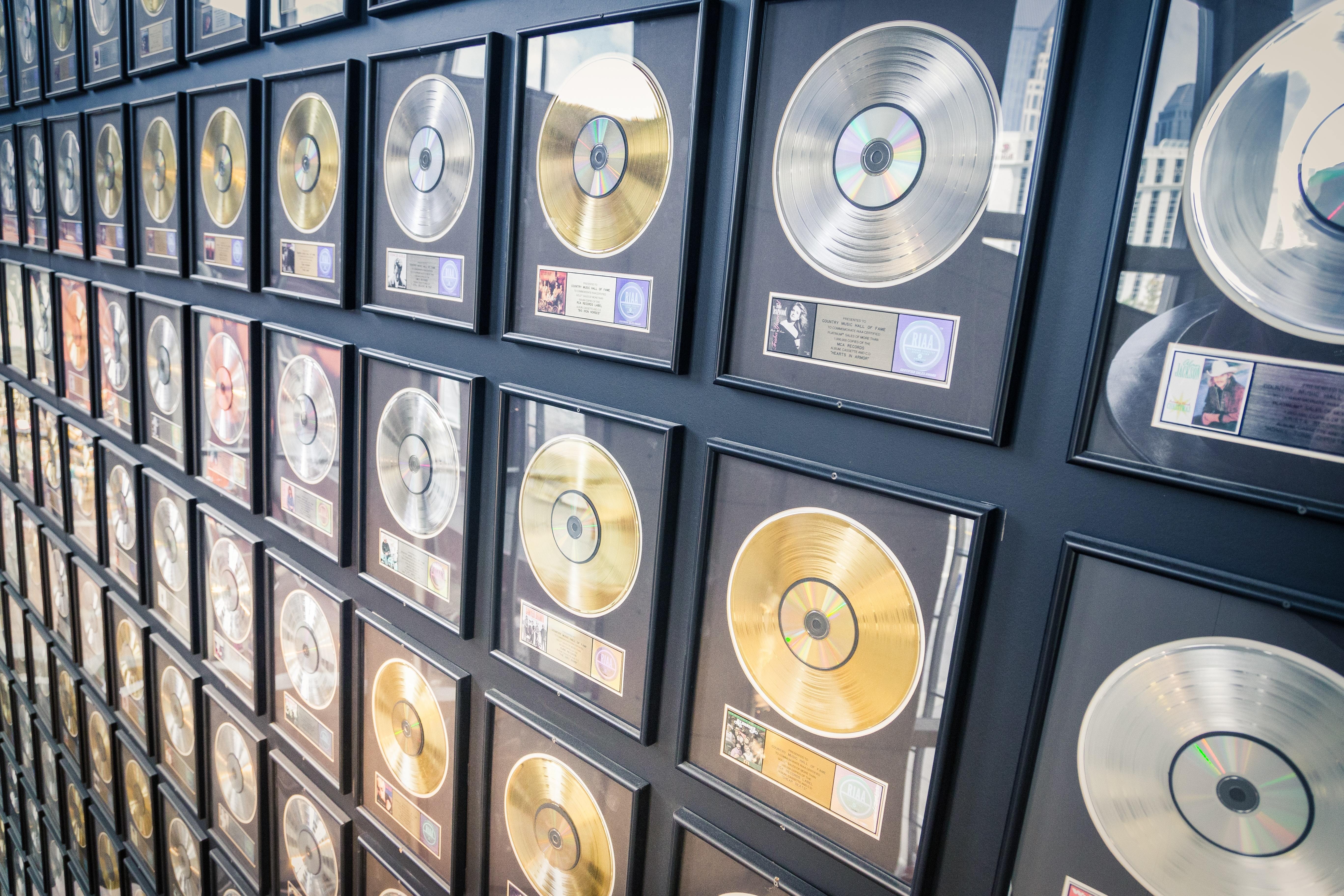USA Tennessee Nashville wall with records uwe conrad unsplash
