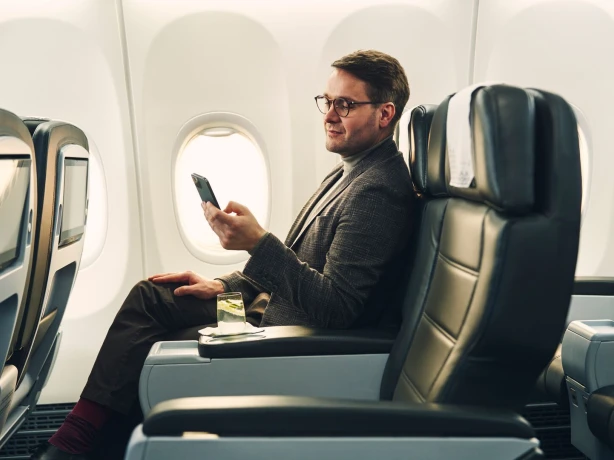 Icelandair Onboard service Saga Premium Passenger5