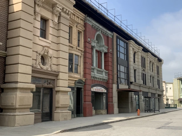 US CA Los Angeles warner bros set tour