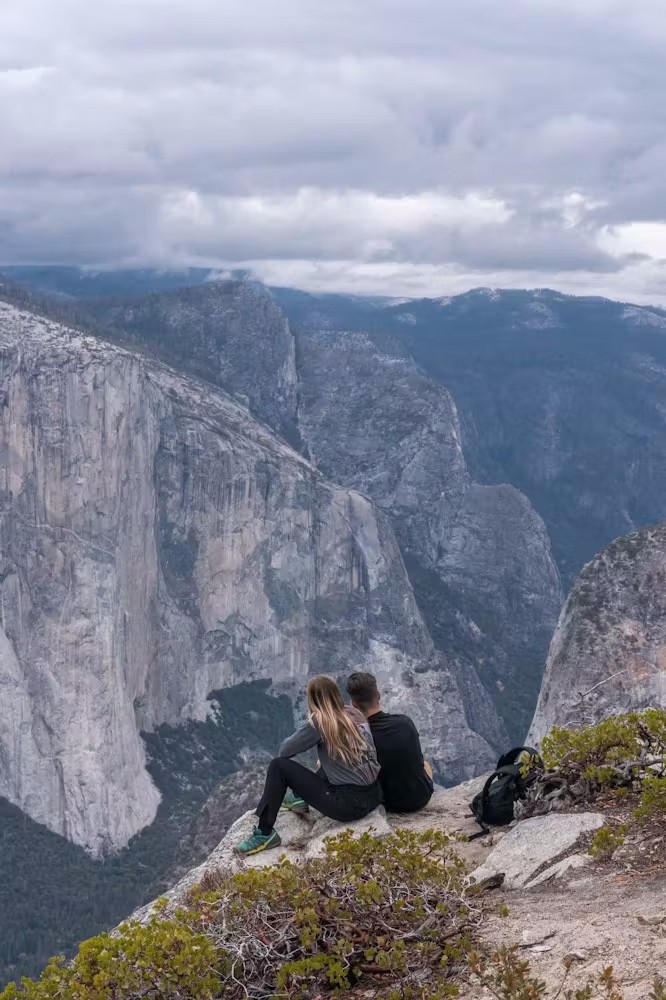 Usa couple ca yosemite mark mialik unsplash